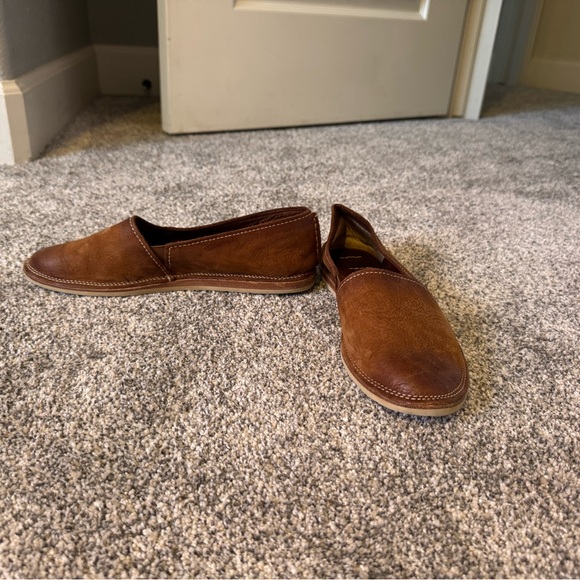 EUC Frye Brown Leather Flats Sz 7.5 - Picture 3 of 4